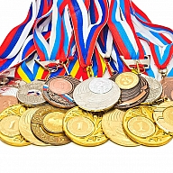 Спортсменам